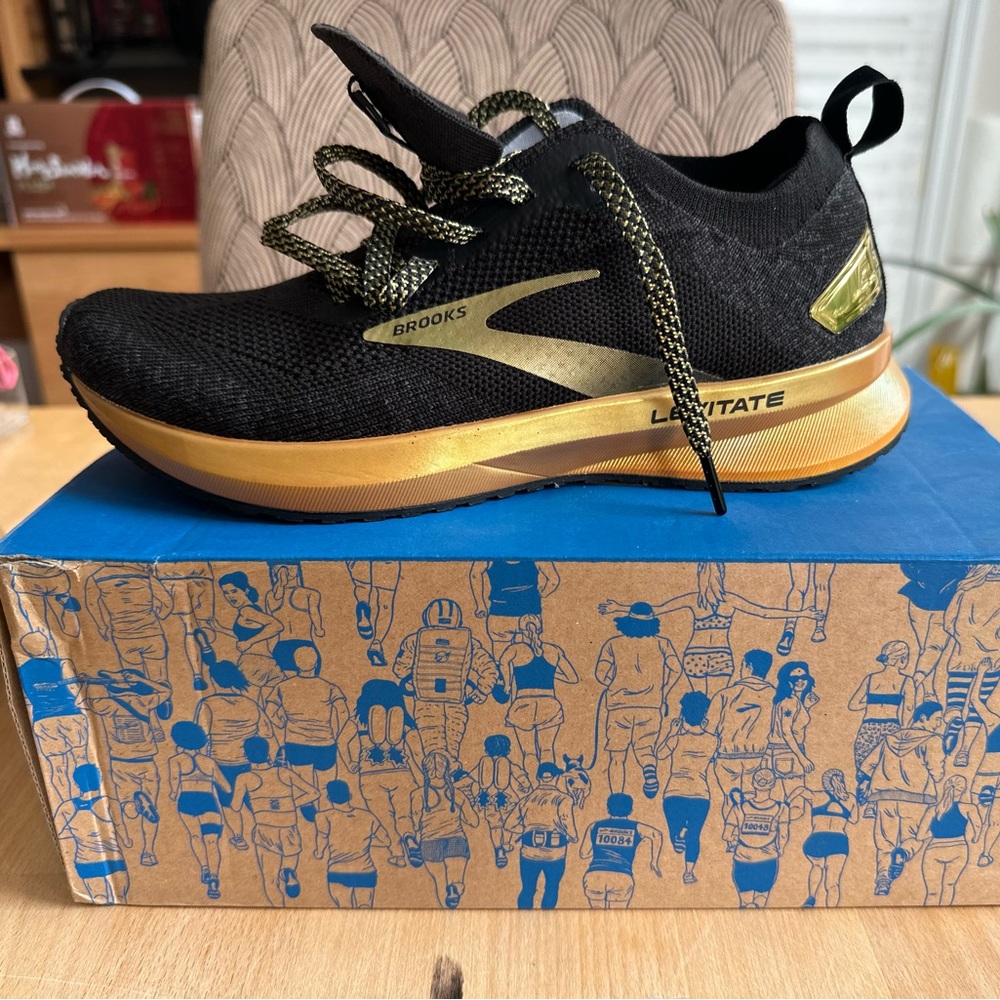 Levitate 4 Brooks Running shoes/Sneakers/Gym shoes